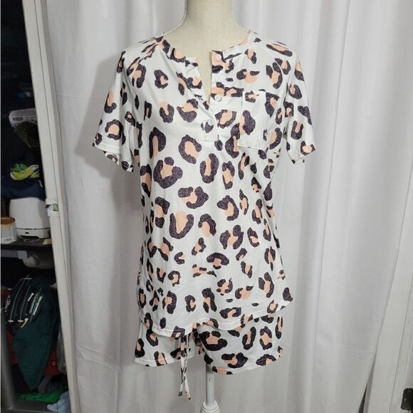 Crepe myrtle leopard print pajama set - Picture 2 of 13